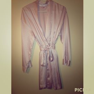 Victorias Secret Satin Robe in Light Pink