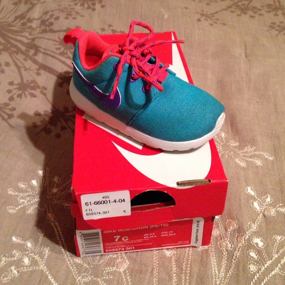Size 7c toddler Nike sneakers