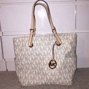 Michael Kors Purse $100 for ONLY until 10 pm