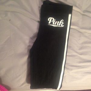 PINK LEGGINGS W/ WHITE STRIPES DOWN NOTH SIDES!