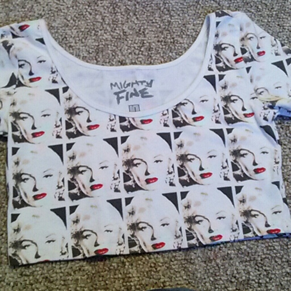 Hot topic, Marilyn Monroe crop top.