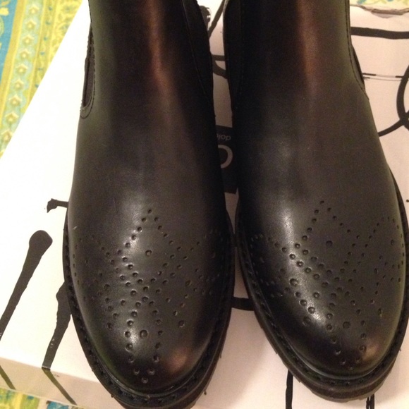 SOLD π¦ More photos of DV boots - Picture 3 of 4