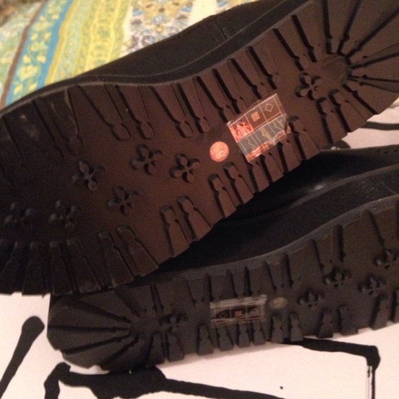 SOLD π¦ More photos of DV boots - Picture 4 of 4