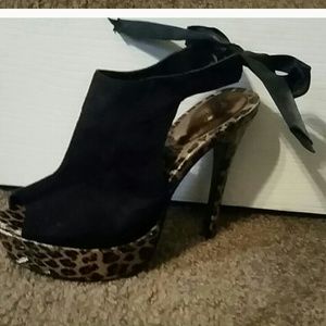 Carlos Santana heels