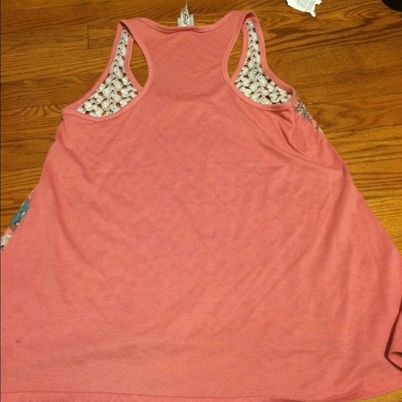 Tanktop! - Picture 2 of 2