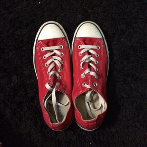 Red converse MEN size 7 1/2 = 9 1/2 or 10 in women
