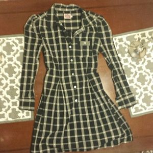 Super cute Juicy button up dress