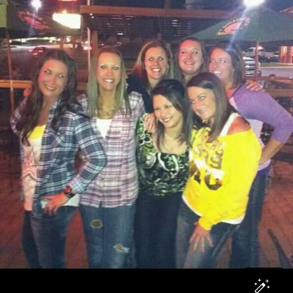 *SOLD* AE Plaid Button Down - Picture 3 of 4