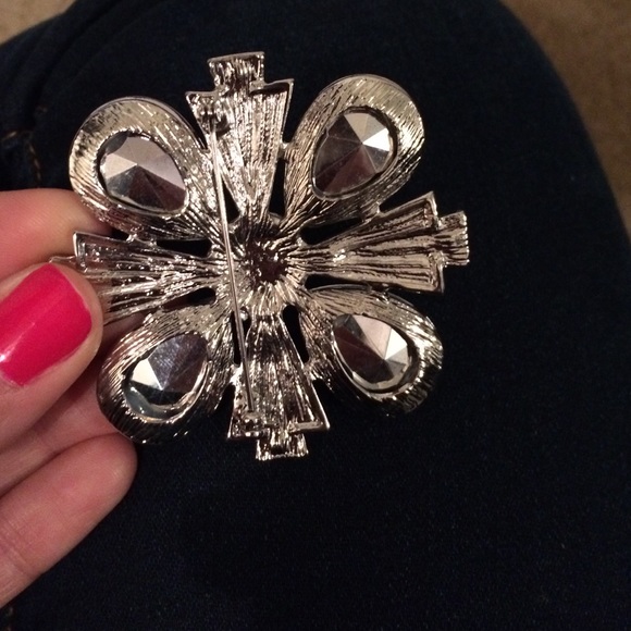 Broche - Picture 2 of 2