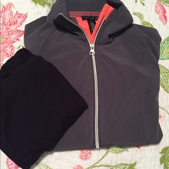 💓 Athletic Active Wear Coral / Gray Zip Up 💓