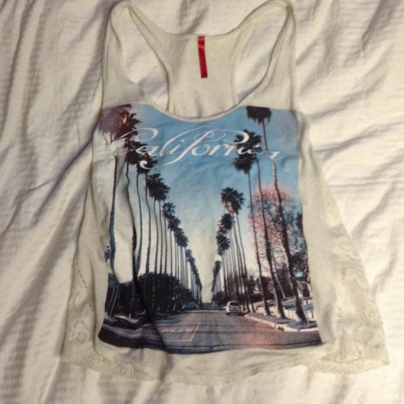 Tops - California Graphic Tank🆕🌸