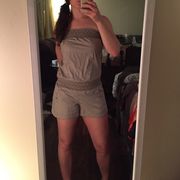 Tan strapless jumper