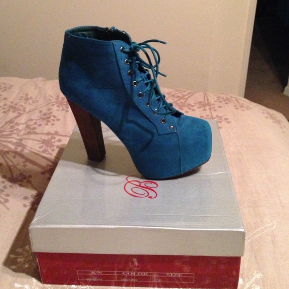 Jeffrey Campbell inspired Breckelle's heels