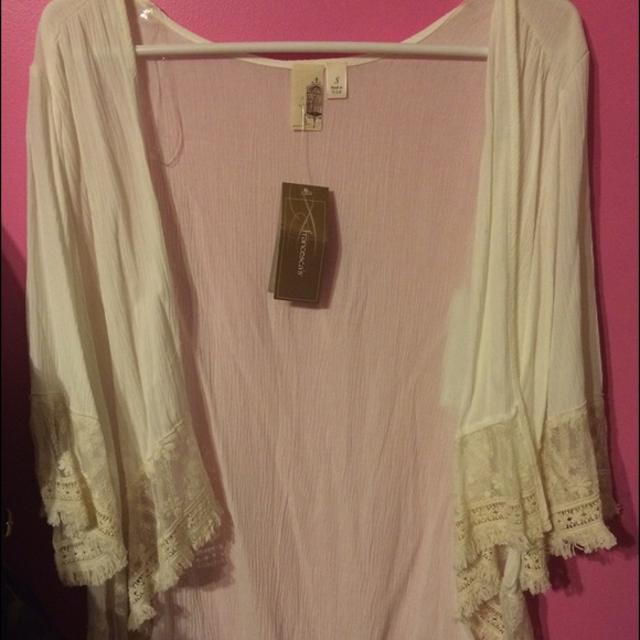 white lace kimono