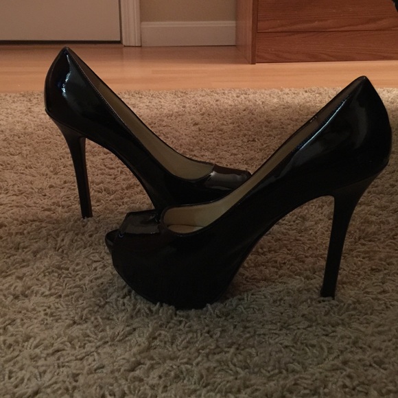 Black patent leather pumps