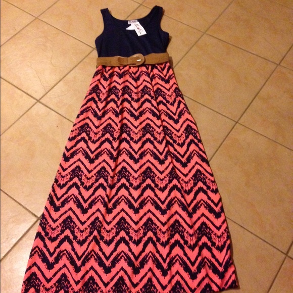 Dresses & Skirts - Cute Dress XL