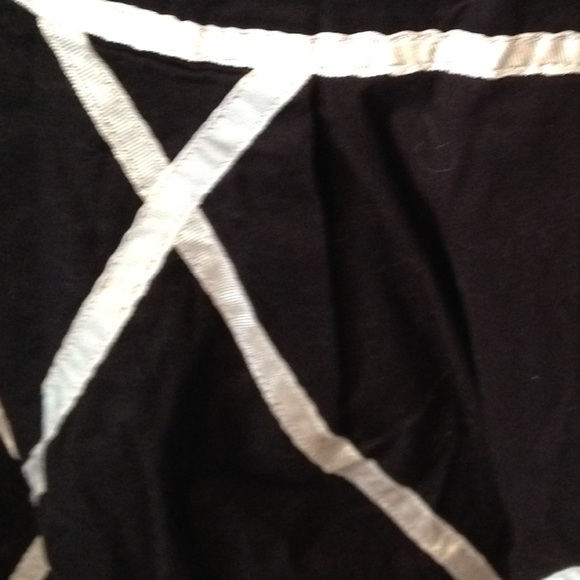 Black and white cotton ribbon skirt. - Picture 3 of 3