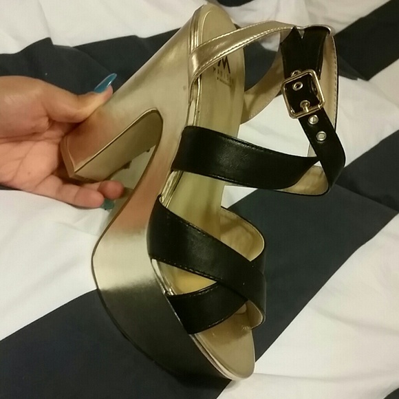 Black and gold wedge - Picture 2 of 2