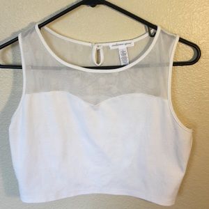 White sleeveless crop top