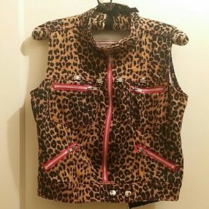Switchblade Stiletto zip up vest