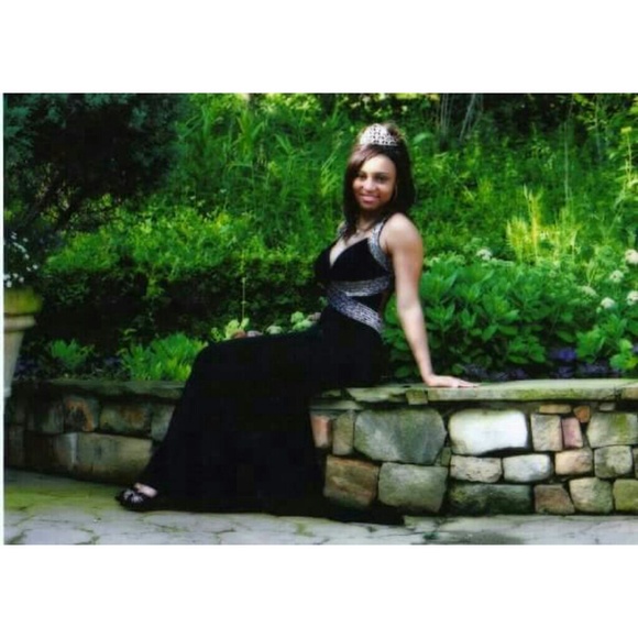 Prom dress - Picture 2 of 2