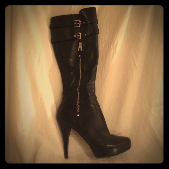 GUESS tall black boots