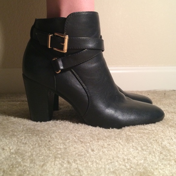 Black short boots