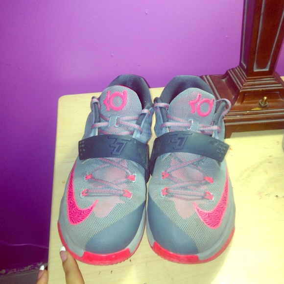 KD 7s Calm before the storm. size 7