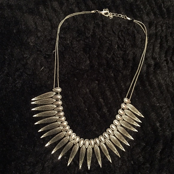 Beautiful Silver Statement Necklace!