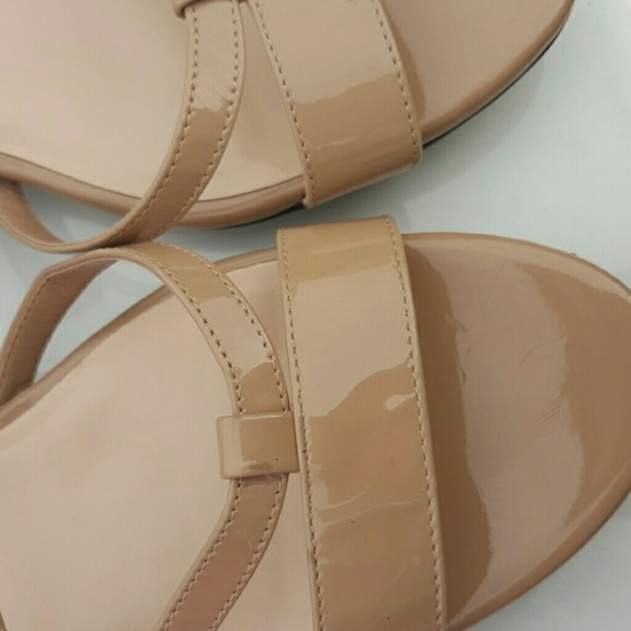 Nude Cole Haan patent leather sandals - Picture 3 of 3