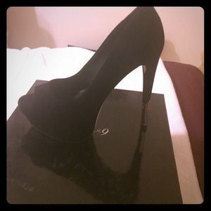 Boutique 9 black open toe pump SZ 7