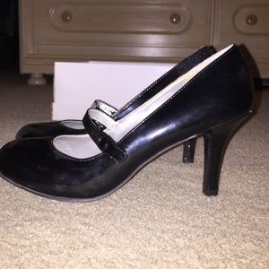 Black Maryjane heels
