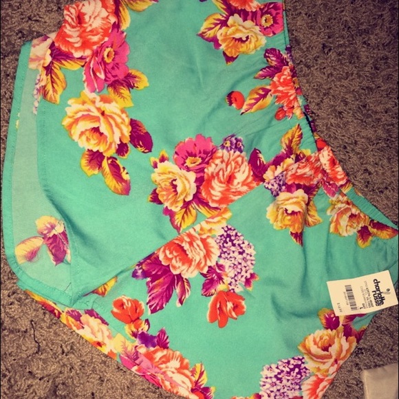 Shorts ! But fit like a medium brand new w tags