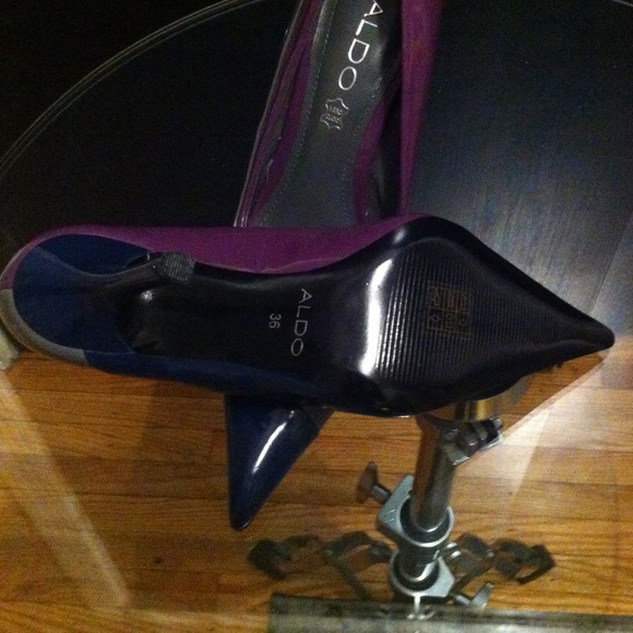 Blue pumps - Picture 3 of 3