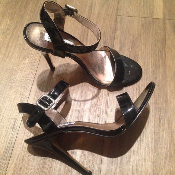 Strappy Steve Madden Heels in Patent Black