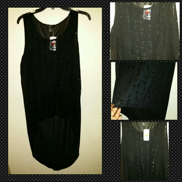 Black high low shirt