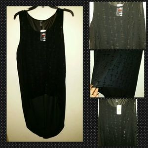Black high low shirt