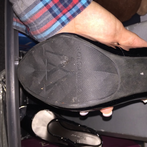 black heels - Picture 3 of 3