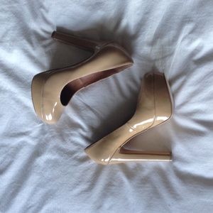 Steve Madden Nude Pumps