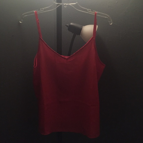 pink tank top