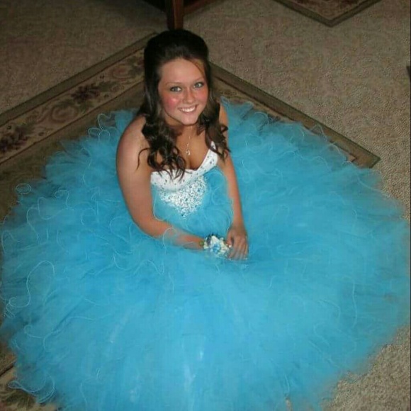 Mori Lee size 2 prom dress - Picture 2 of 4