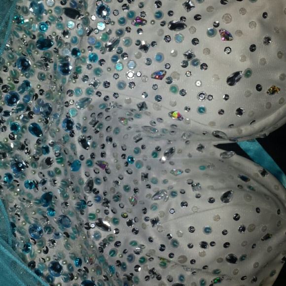 Mori Lee size 2 prom dress - Picture 3 of 4