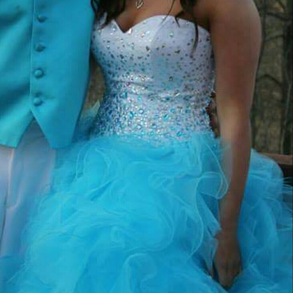 Mori Lee size 2 prom dress - Picture 4 of 4