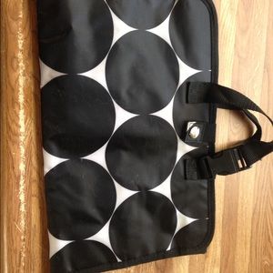 Hanging travel jewelry organizer