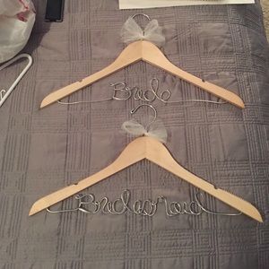 Set of 2 bridal hangers