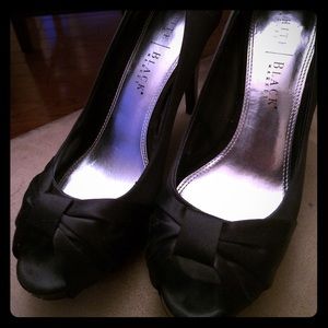 Satin peep toe pumps