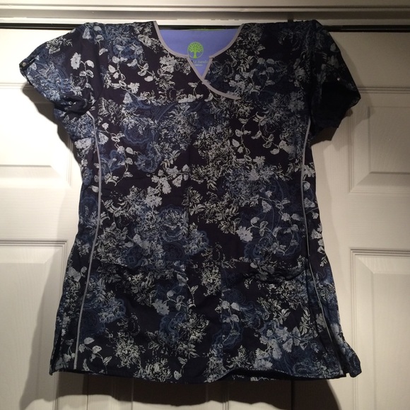 NWOT. Woman's Scrub top