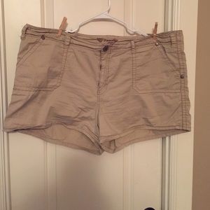 Zanadi Khaki Shorts
