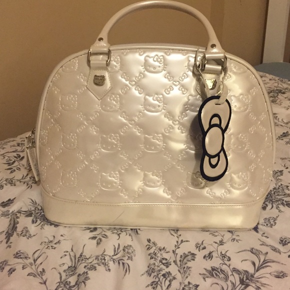 Hello kitty hand bag! 🌺🐱