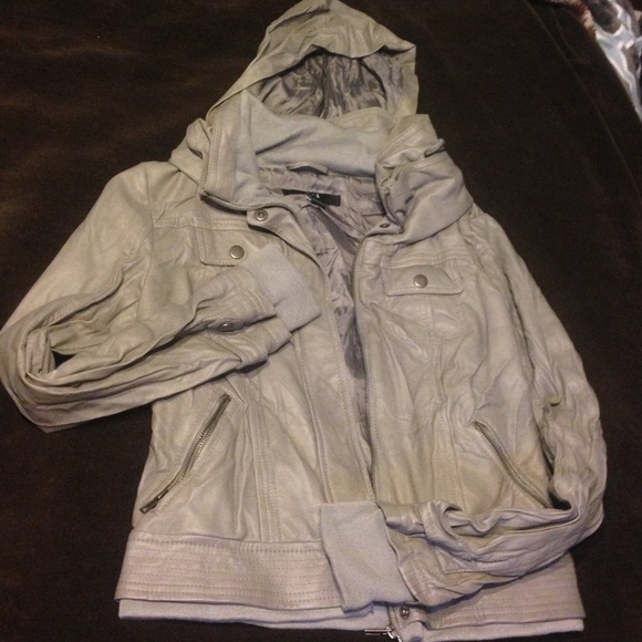 Leather jacket - Picture 1 of 2